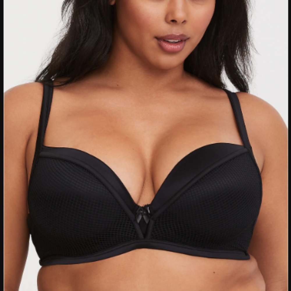 Torrid BLACK FISHNET PUSH-UP PLUNGE BRA 46DD NWT